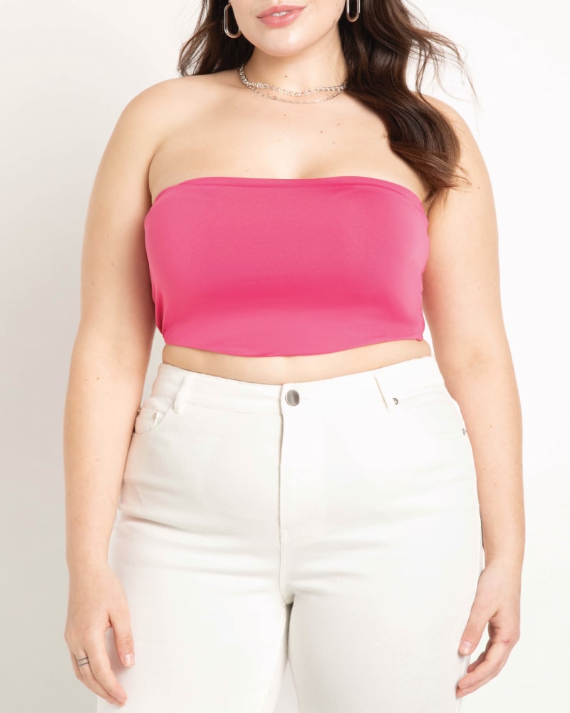 Front of a model wearing a size 14 Helena Bandeau Top in Very Berry by ELOQUII. | dia_product_style_image_id:196072